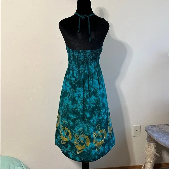 Hawaiian Dress - Picture 4 of 6